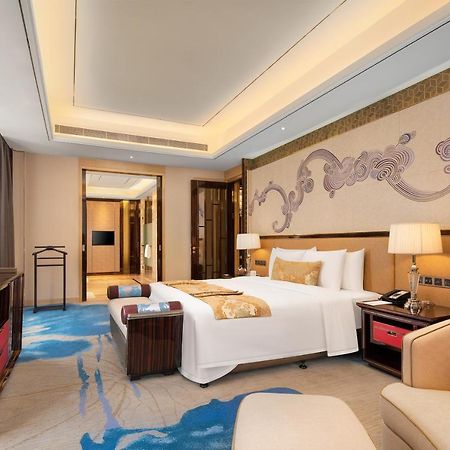 Отель Wanda Vista Dongguan Дунгуань Экстерьер фото