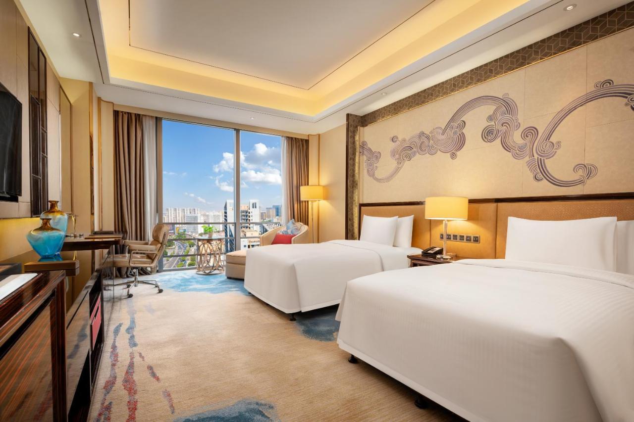 Отель Wanda Vista Dongguan Дунгуань Экстерьер фото