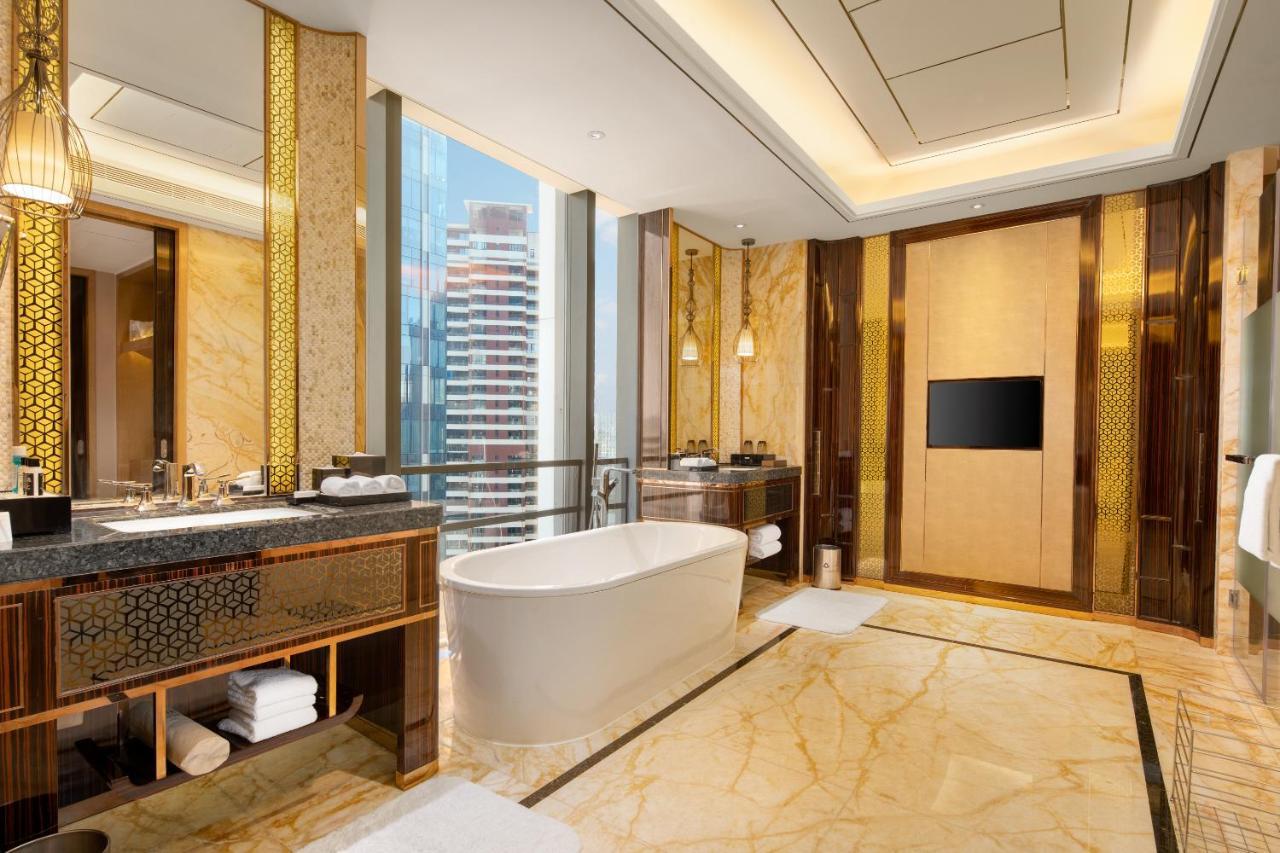 Отель Wanda Vista Dongguan Дунгуань Экстерьер фото