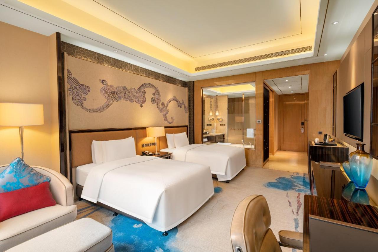 Отель Wanda Vista Dongguan Дунгуань Экстерьер фото